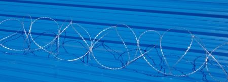 Спиральный барьер безопасности из армированной колючей ленты 450/50/3